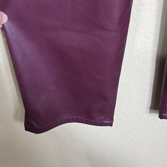 NEW Torrid Perfect Skinny Faux Leather High Rise Pants Maroon Size 26S - Picture 7 of 13